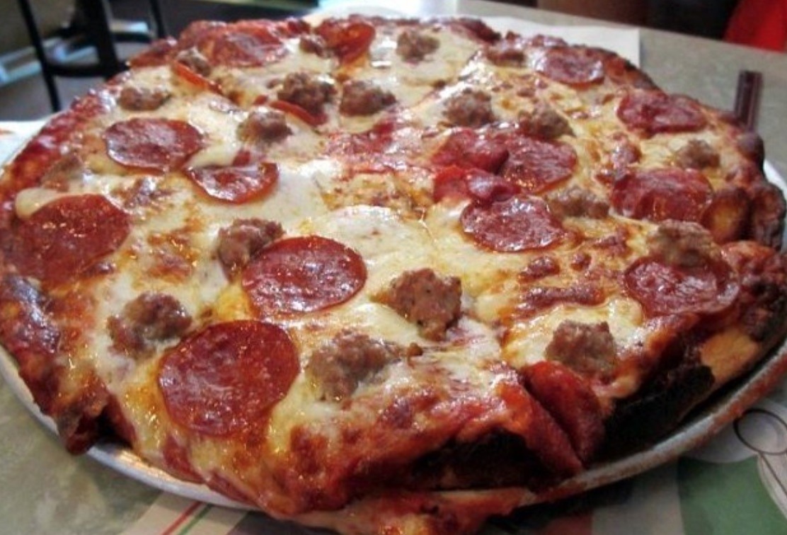 рецепт домашней пиццы в духовке без дрожжей с колбасой и сыром фото 46