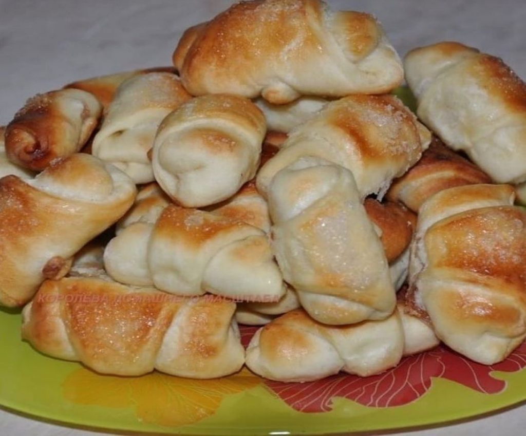 Рогалики на кефире с какао и корицей