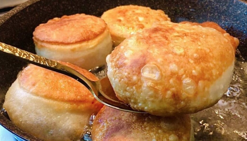 Нам понадобится 300 мл кефира, 1 яйцо и всего 10 минут вашего времени ...